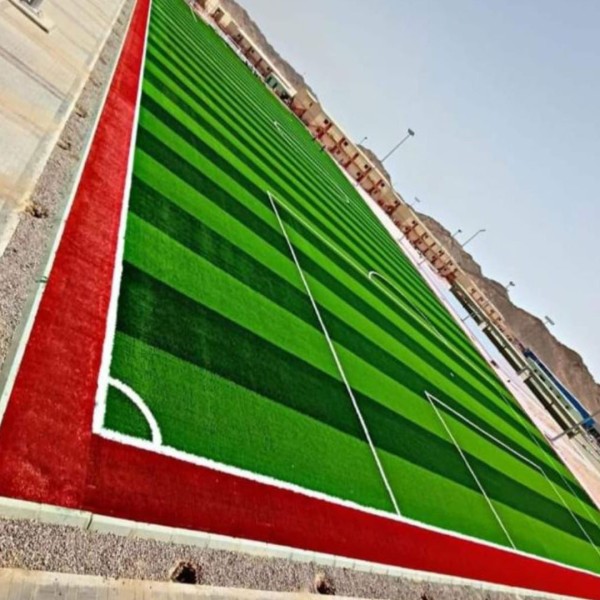 تنفيذ وتجهيز الملاعب الرياضية